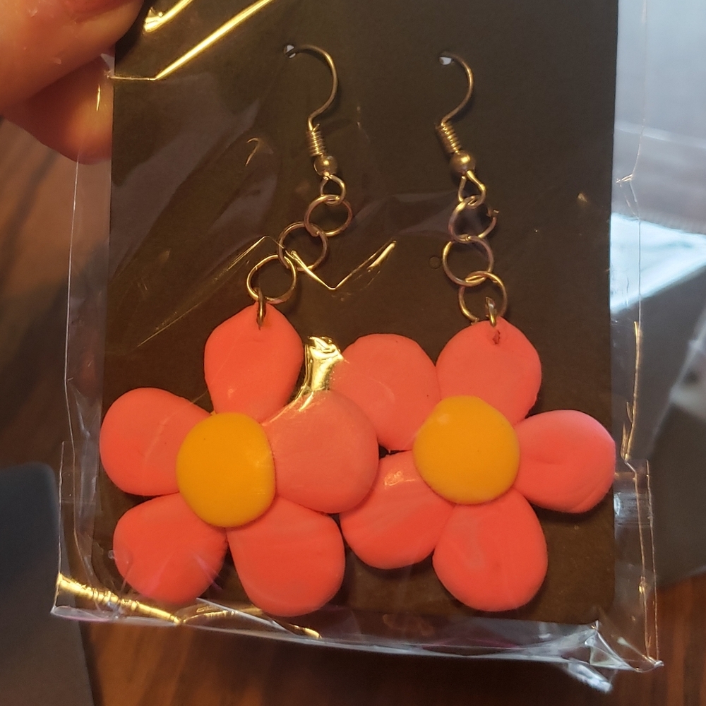 Groovy Flower earrings